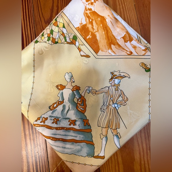 HERMES Vintage Rare Luxury Mandolin Jacquard Silk 90 Scarf “Le Carnaval Venise” - Picture 14 of 16
